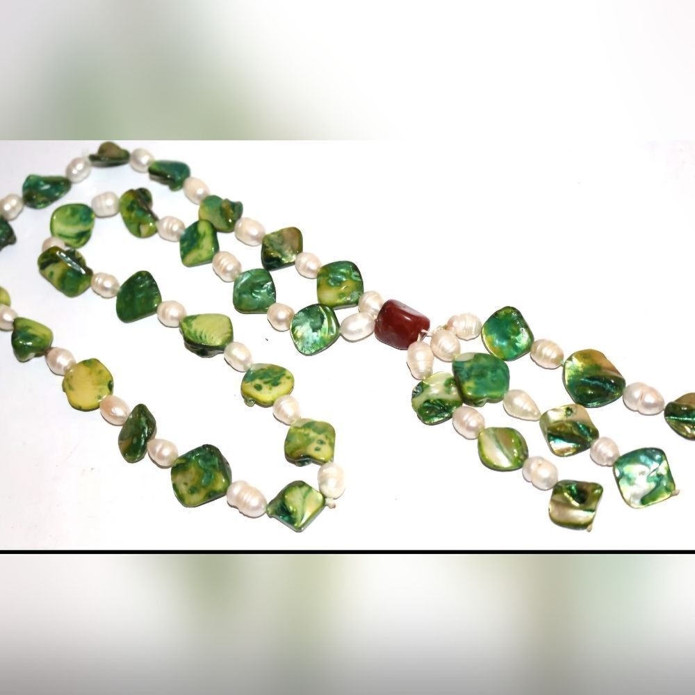 Vintage Mother Pearl freshwater pearls amd beaded green stones necklace
